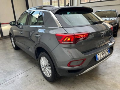 Volkswagen T-Roc 1.5 tsi Life dsg (3)