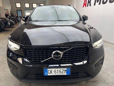 Volvo XC40 B3 automatico Plus Dark (11)