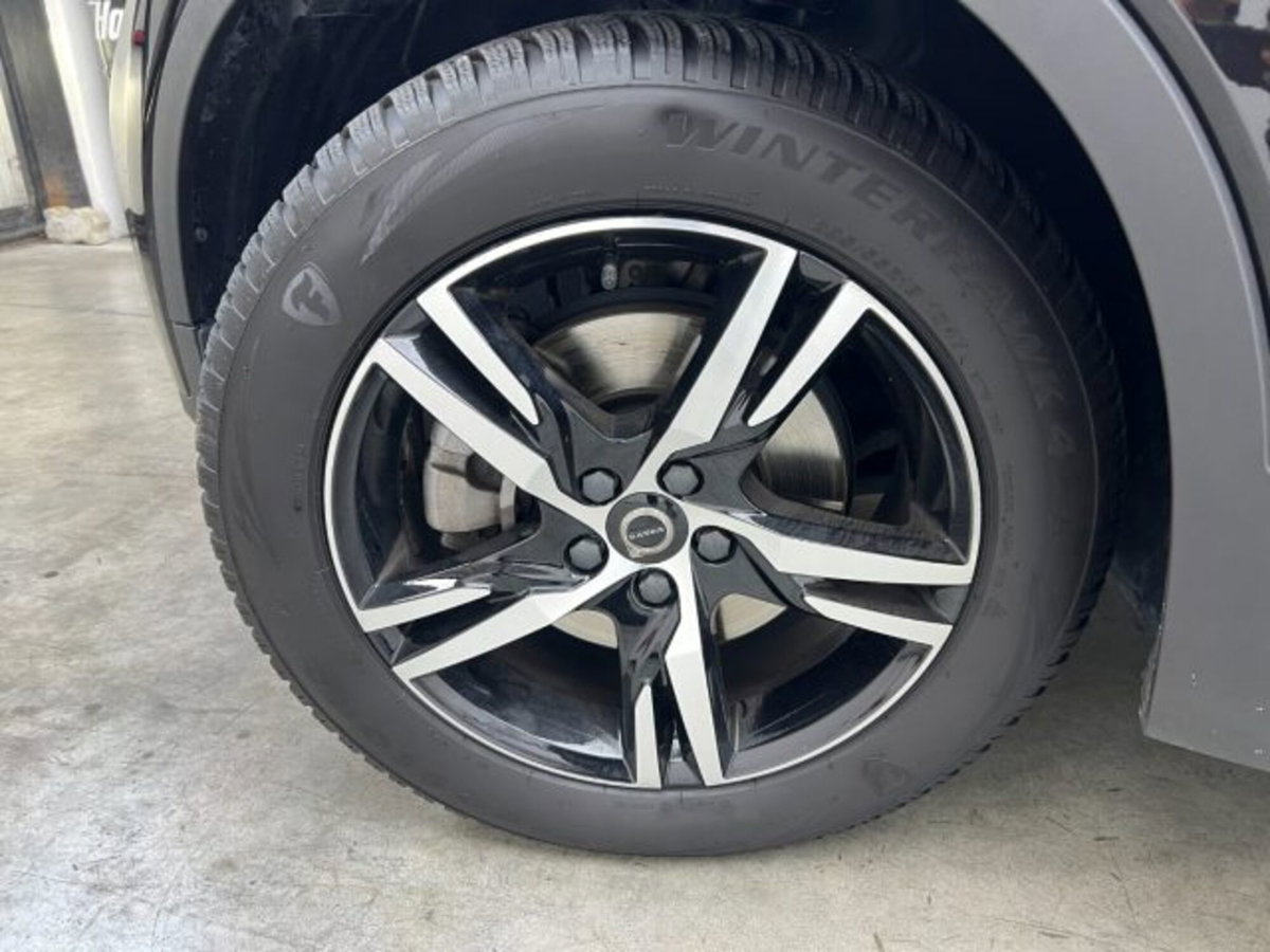 Volvo XC40 B3 automatico Plus Dark (12)