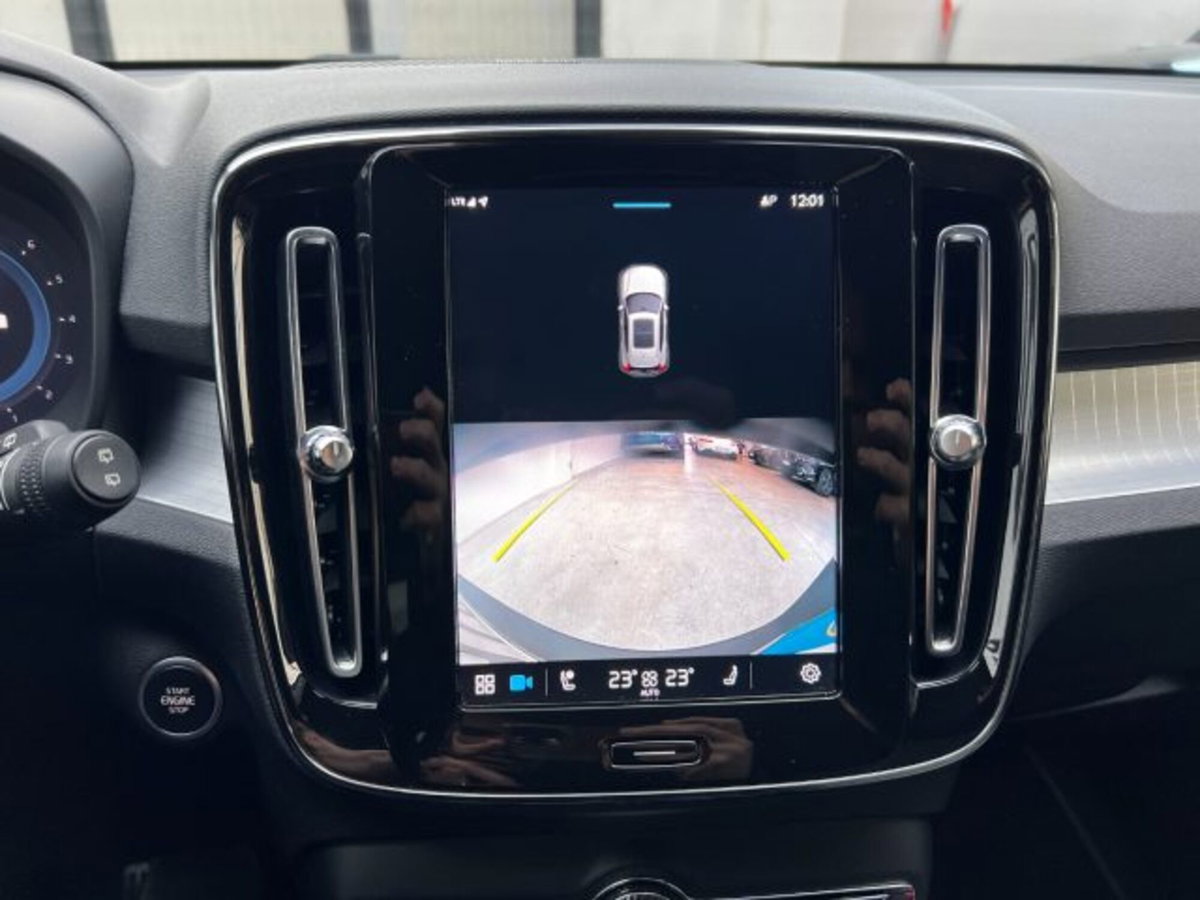 Volvo XC40 B3 automatico Plus Dark (15)