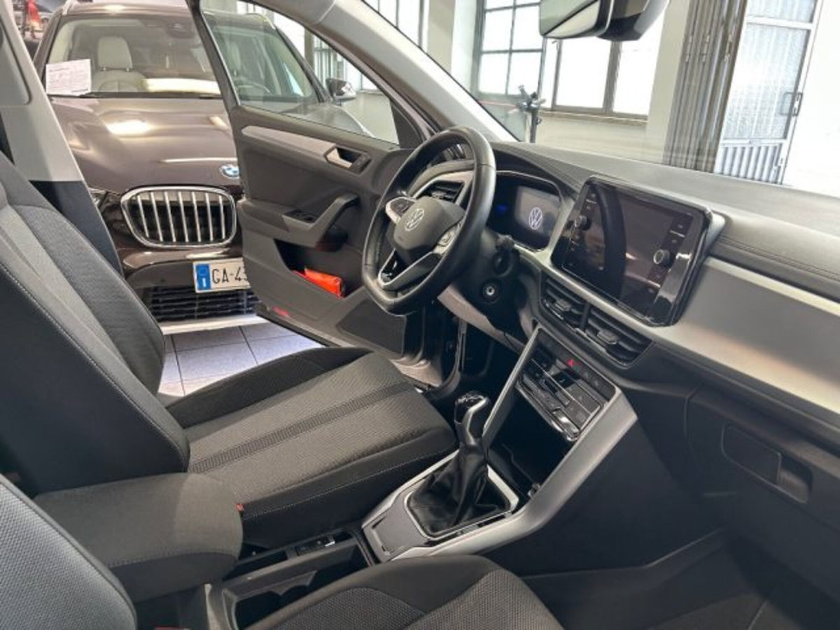 Volkswagen T-Roc 1.0 TSI Life (9)