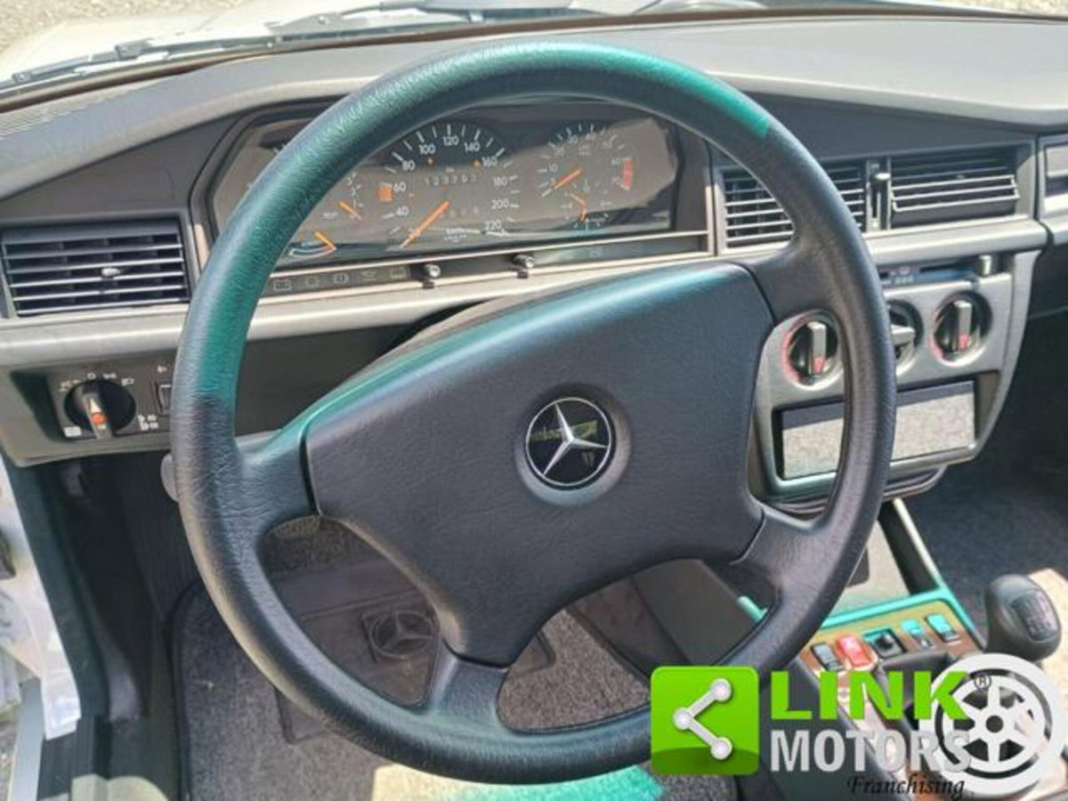 Mercedes-Benz 190 2.0 E cat (16)