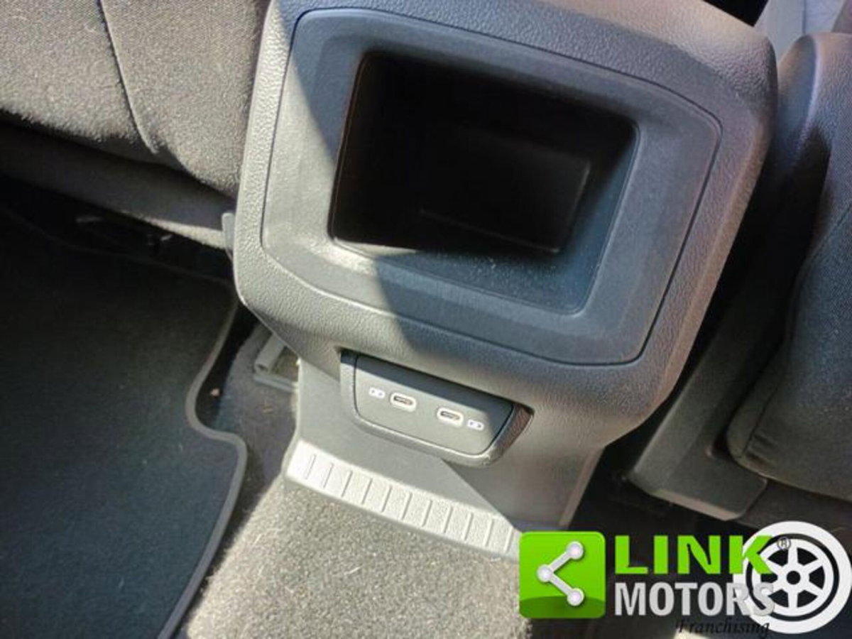 Volkswagen T-Cross 1.0 TSI 110 CV DSG Style (19)