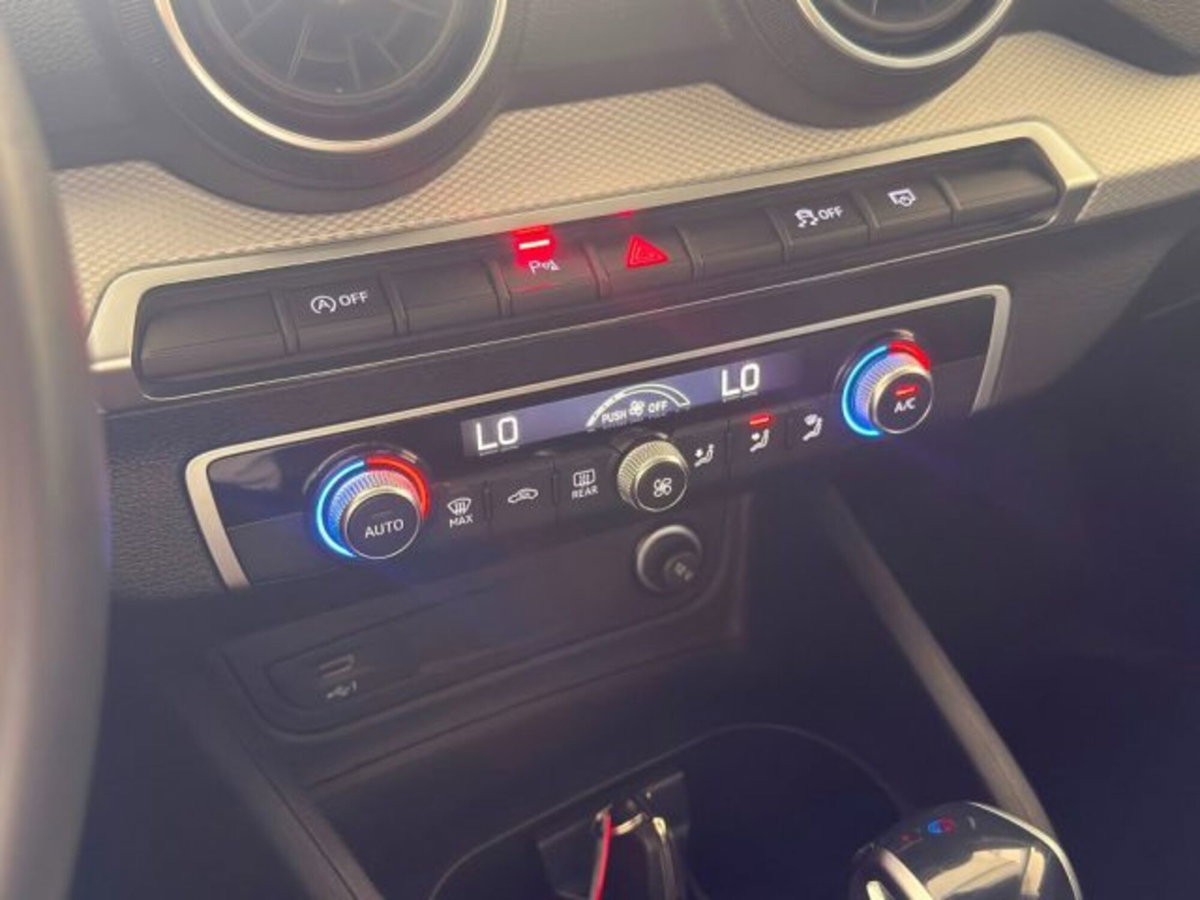 Audi Q2 Q2 35 TFSI S tronic S line Edition (14)