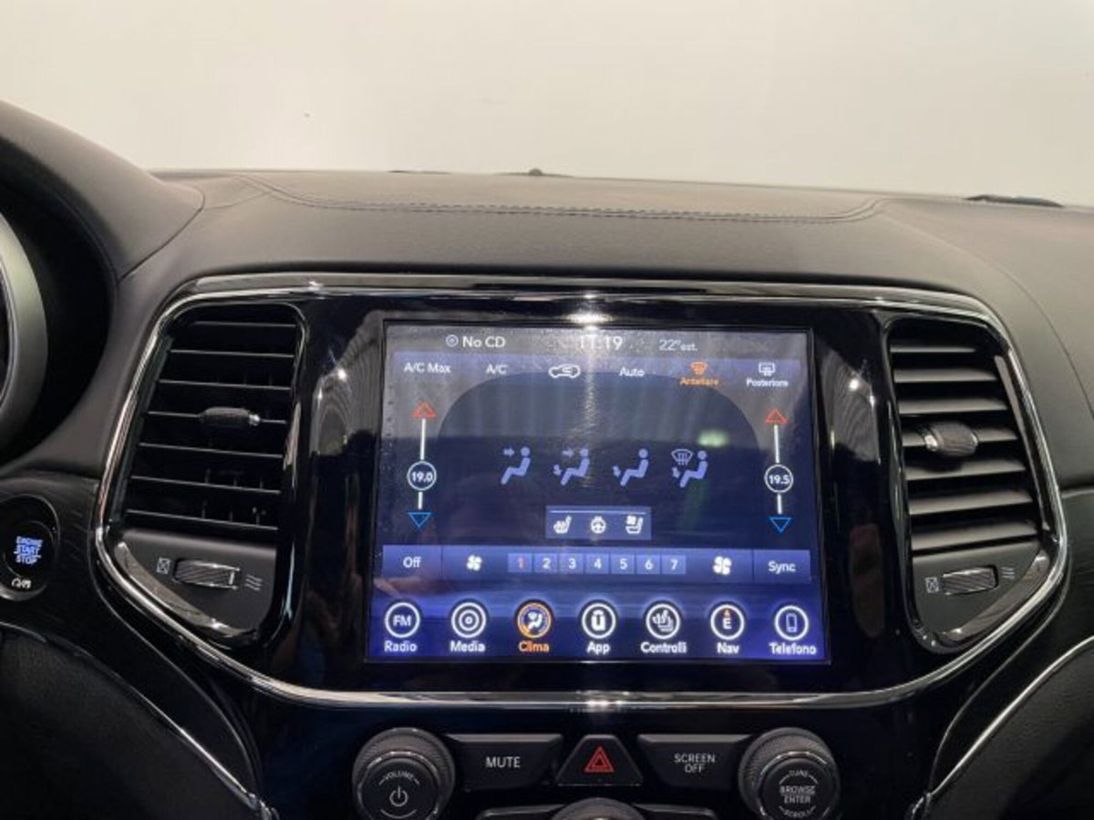 Jeep Grand Cherokee 3.0 V6 CRD 250 CV Multijet II Summit (19)