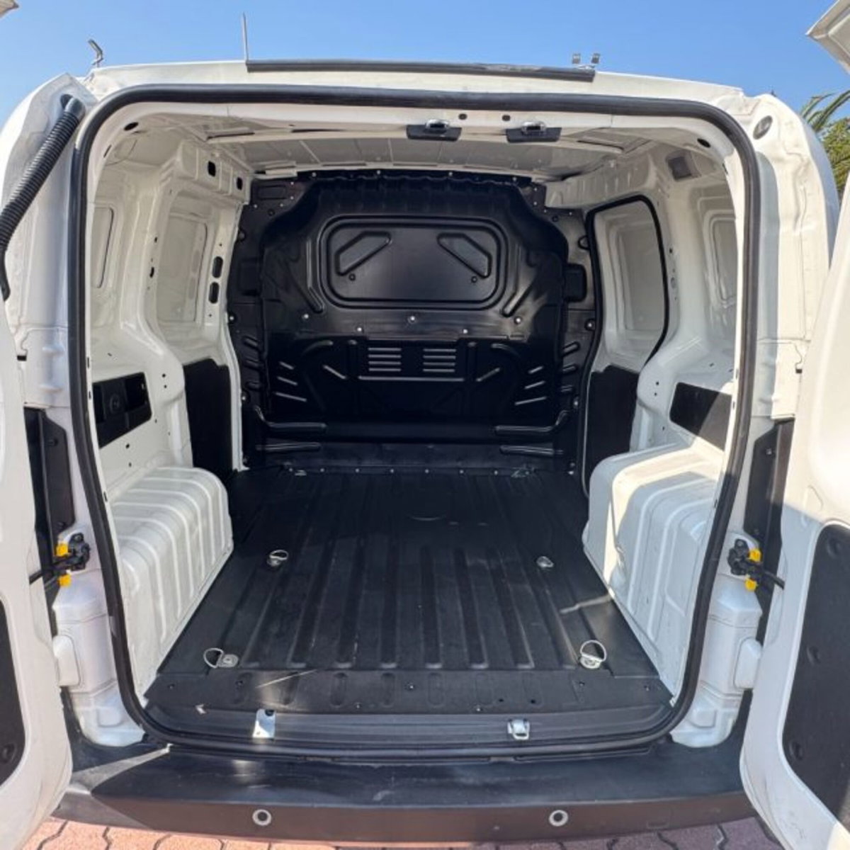 Fiat Fiorino Furgone cargo 1.3 mjt 95cv SX (14)