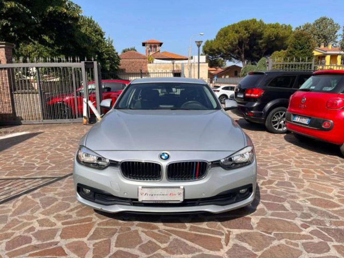 BMW Serie 3 Touring 318d  Business Advantage (2)