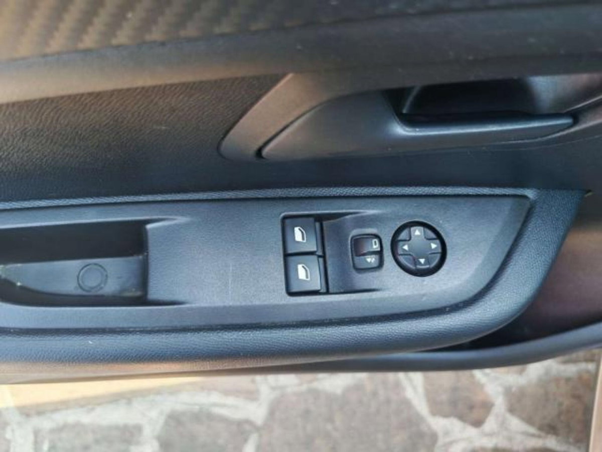 Peugeot 208 PureTech 75 Stop&Start 5 porte Like (11)