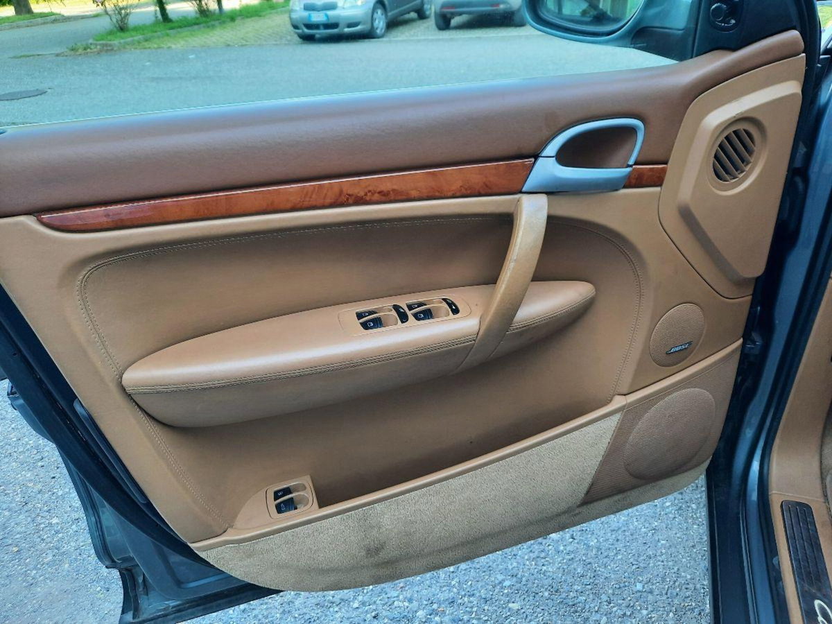Porsche Cayenne 4.5 cat Turbo (10)
