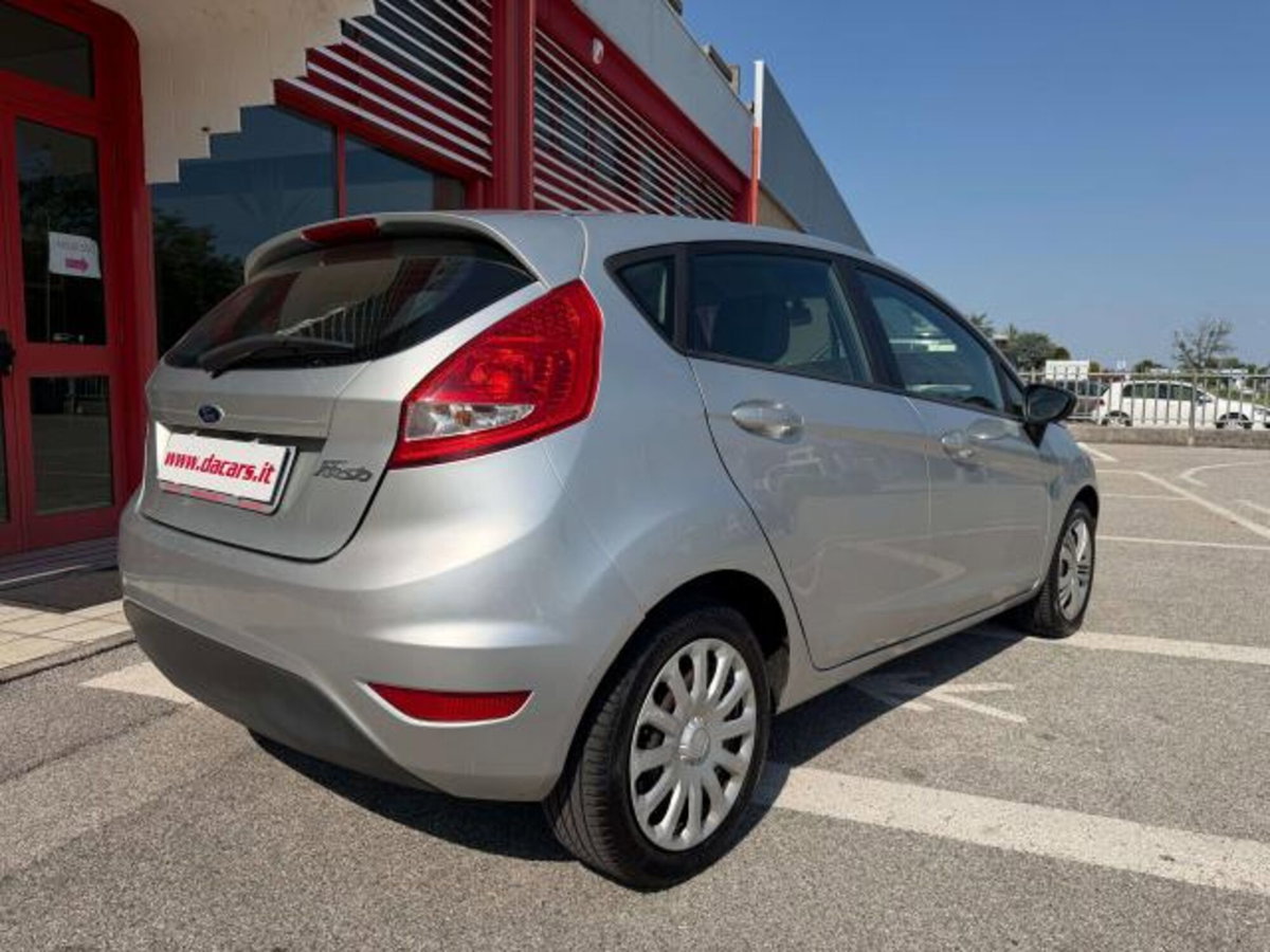 Ford Fiesta Ikon 1.2 8 CV 5 porte (10)
