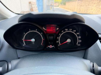 Ford Fiesta Ikon 1.2 8 CV 5 porte (13)