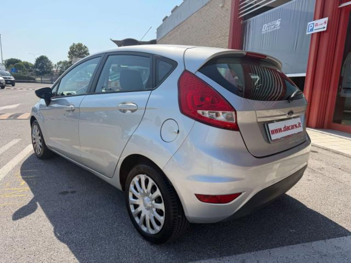 Ford Fiesta Ikon 1.2 8 CV 5 porte (4)