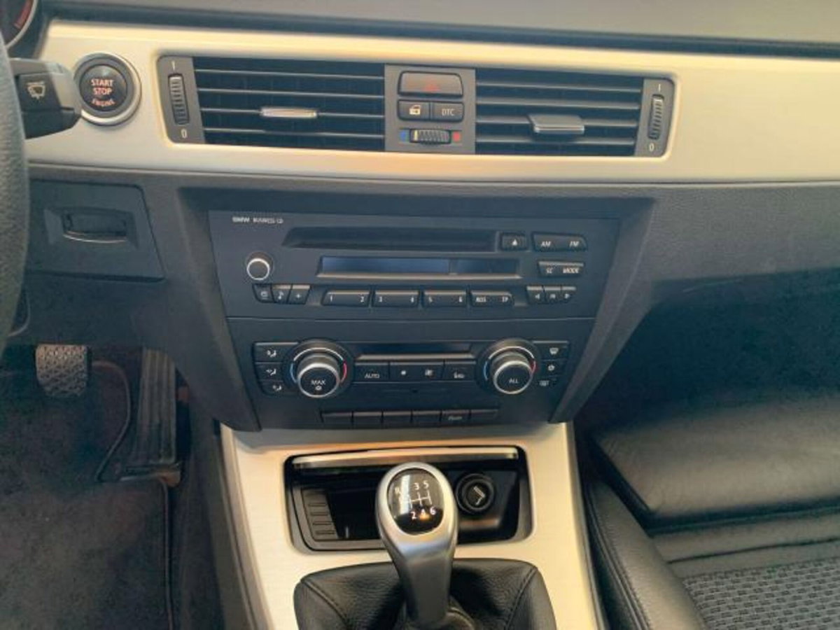 BMW Serie 3 Touring 318d 2.0 143CV cat (11)