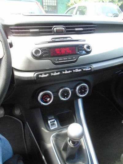 Alfa Romeo Giulietta 1.4 tb Giulietta 105cv (12)