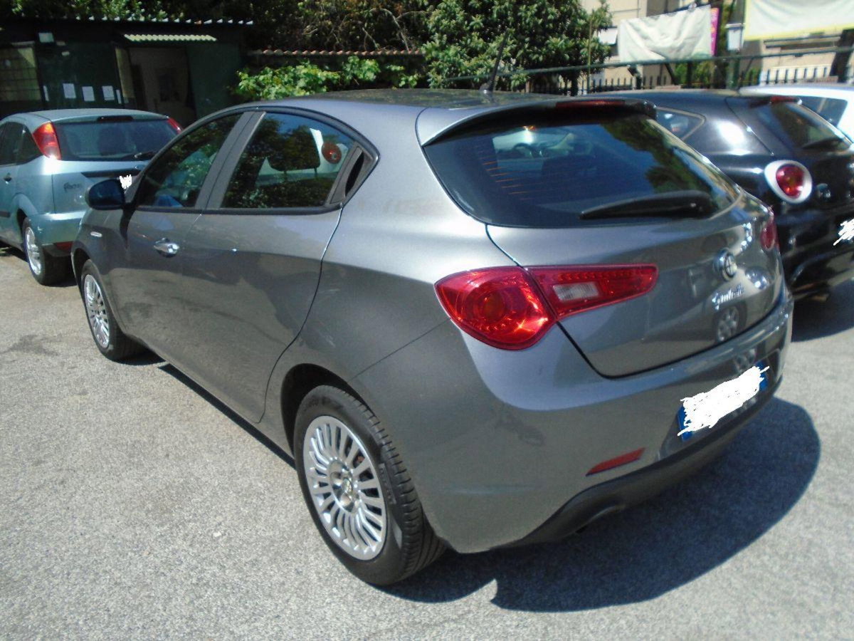 Alfa Romeo Giulietta 1.4 tb Giulietta 105cv (2)