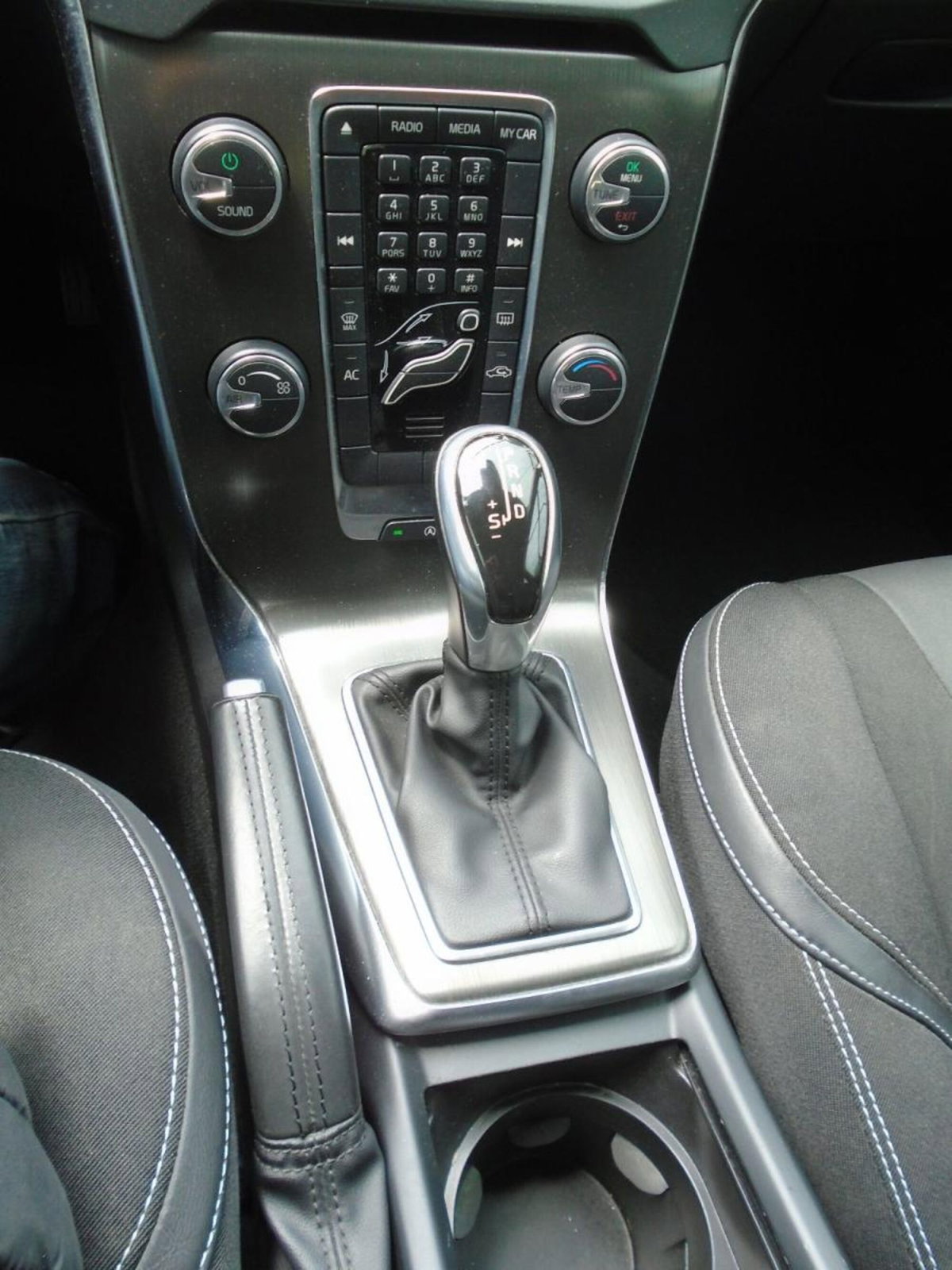 Volvo V40 D2 1.6 Powershift (12)
