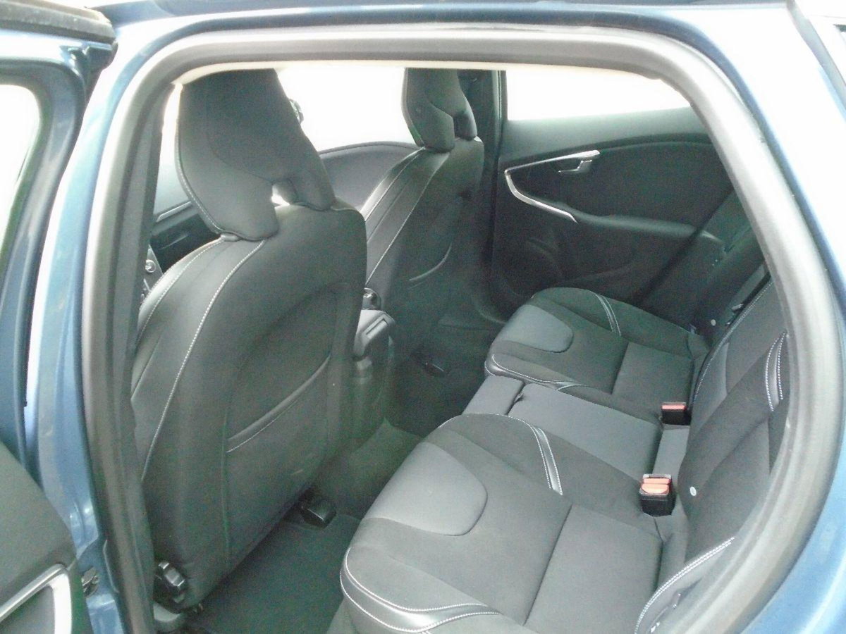 Volvo V40 D2 1.6 Powershift (19)