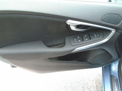 Volvo V40 D2 1.6 Powershift (6)