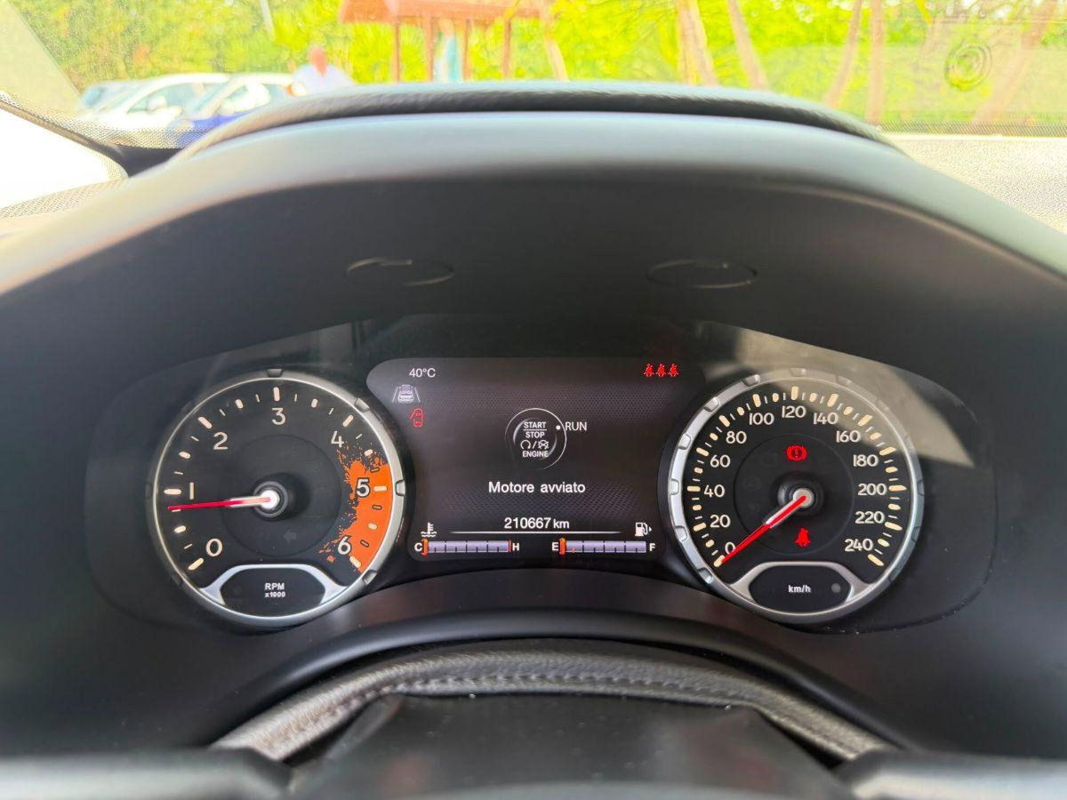 Jeep Renegade 2.0 Mjt 140CV 4WD Active Drive Limited (14)