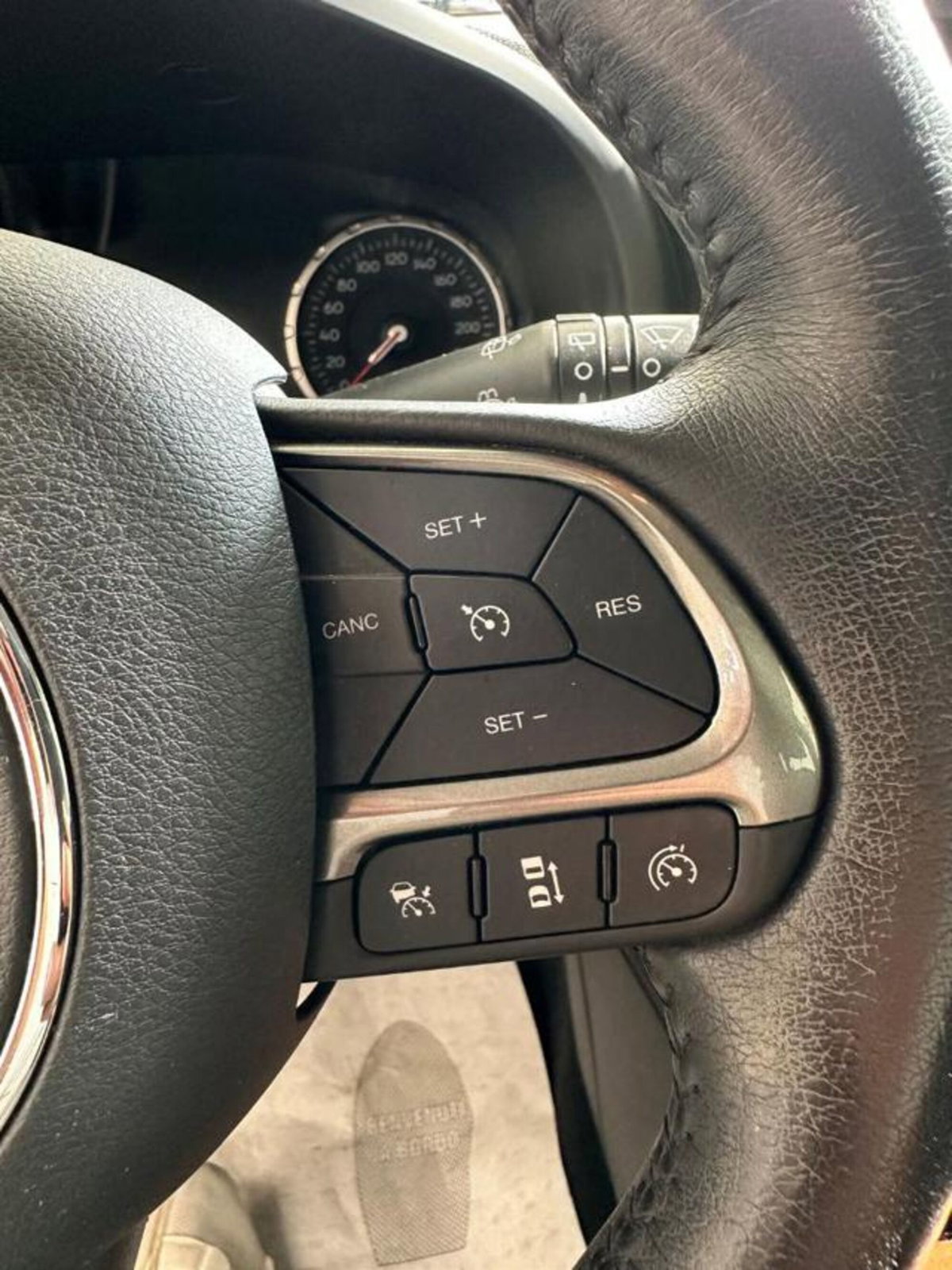 Jeep Renegade 1.6 Mjt 120 CV Limited (14)