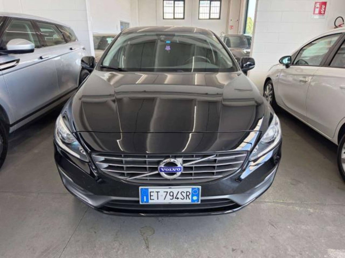 Volvo S60 D2 Momentum (2)