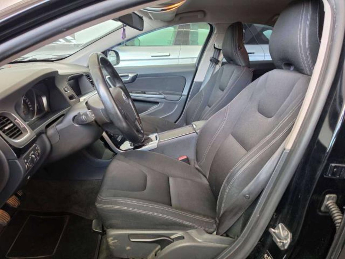 Volvo S60 D2 Momentum (6)