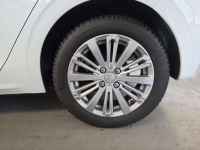 Peugeot 208 82 5 porte Allure (12)