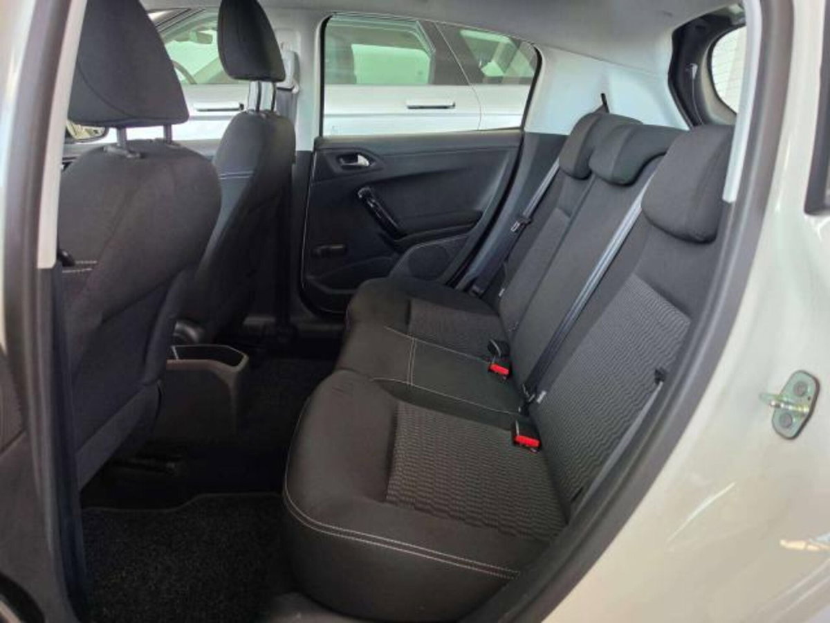 Peugeot 208 82 5 porte Allure (8)