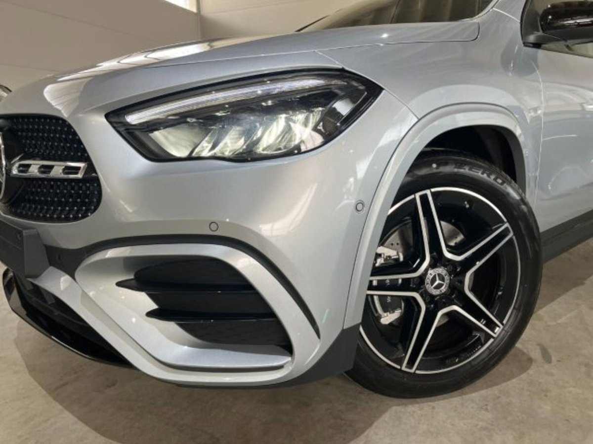 Mercedes-Benz GLA SUV 200 Automatic Premium (4)