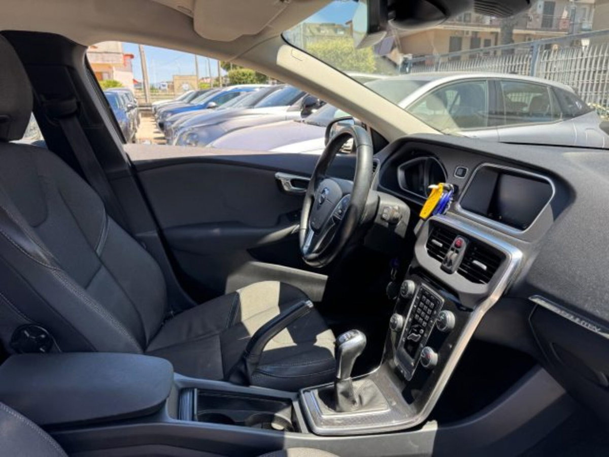 Volvo V40 Cross Country D2 Geartronic Style Plus (10)