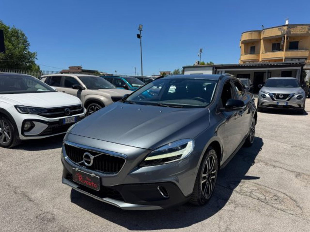 Volvo V40 Cross Country D2 Geartronic Style Plus (2)