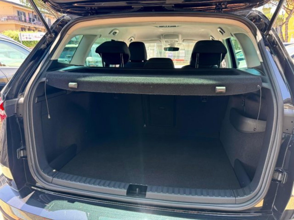 Skoda Karoq 1.0 tsi Executive 115cv (20)