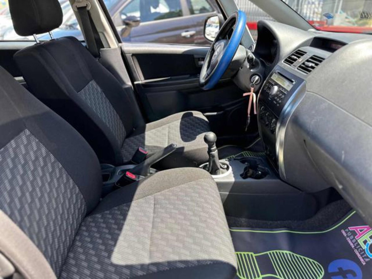 Suzuki SX4 16V Urban Line (12)