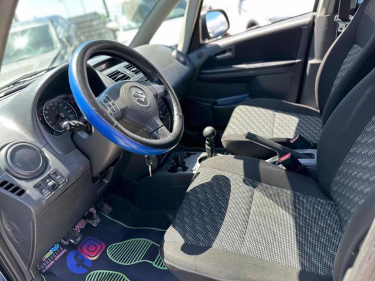 Suzuki SX4 16V Urban Line (8)