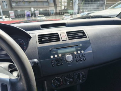 Suzuki Swift 1.3 DDiS 5p. GL (9)