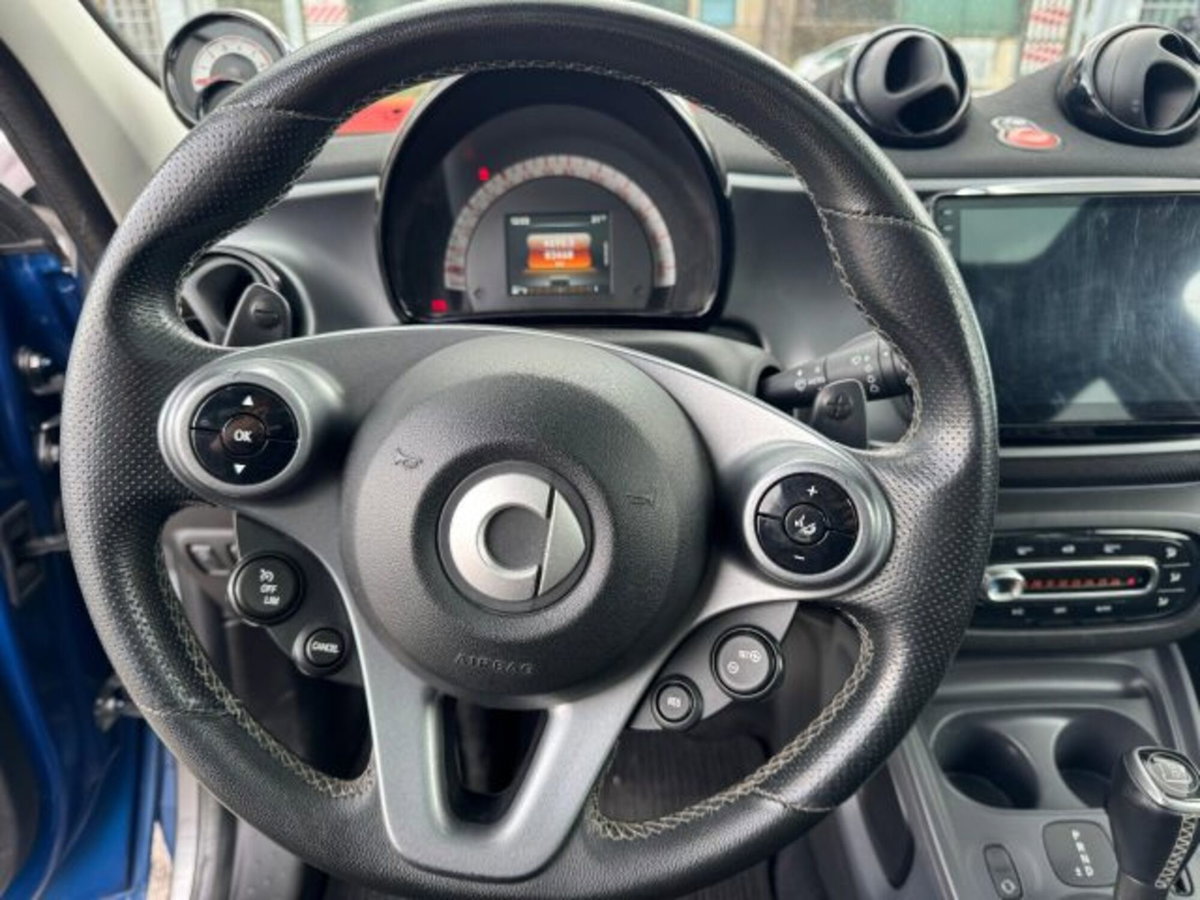 smart forfour forfour 90 0.9 Turbo Brabus Style (10)