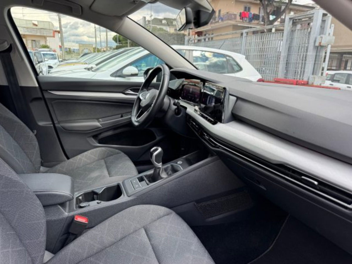 Volkswagen Golf 2.0 TDI SCR Life (13)