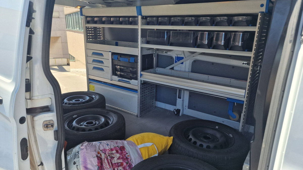 Ford Transit Custom Furgone 320 2.0 TDCi 130 PC Furgone Trend (9)