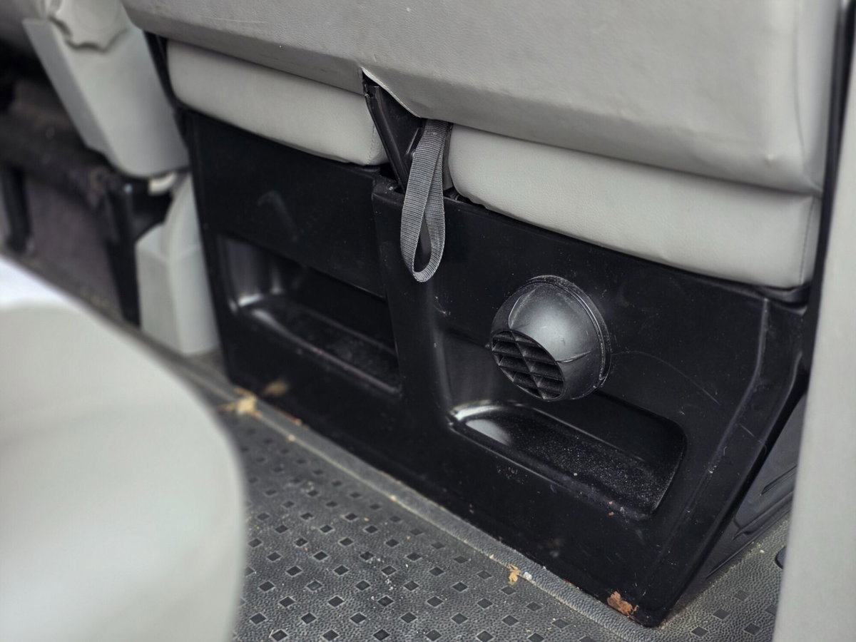 Volkswagen Veicoli Commerciali Transporter Furgone 2.0 TDI 102CV PL Kombi (12)