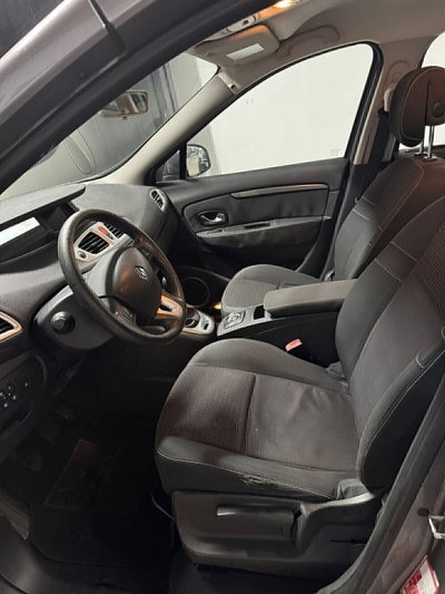 Renault Scenic E-Tech Electric 1.5 dCi 110CV Dynamique (12)