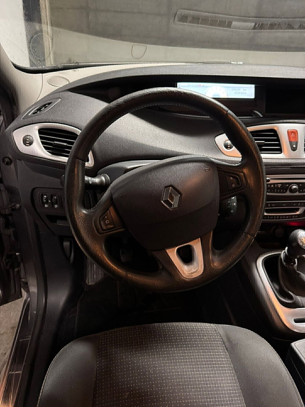 Renault Scenic E-Tech Electric 1.5 dCi 110CV Dynamique (15)