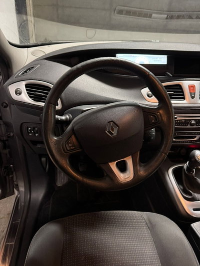 Renault Scenic E-Tech Electric 1.5 dCi 110CV Dynamique (15)
