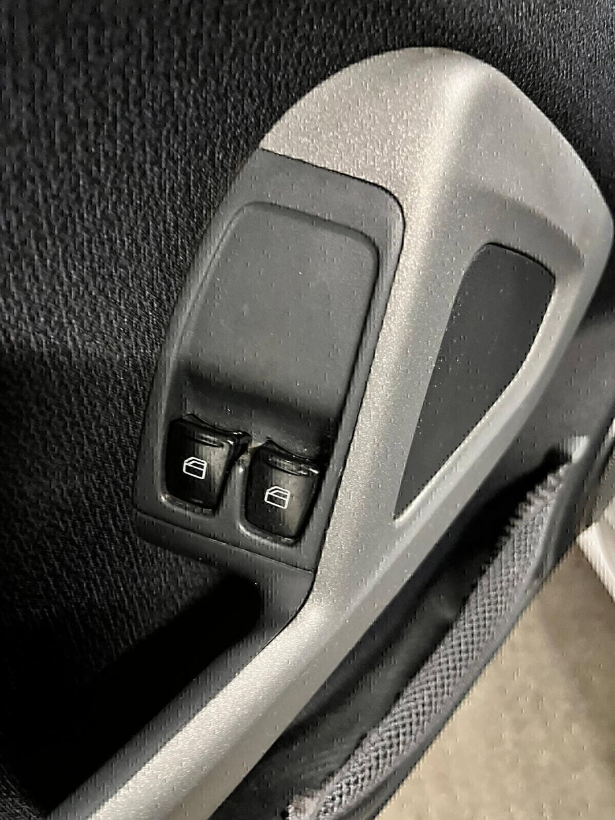 smart Fortwo 1000 52 kW MHD coupé pure (10)