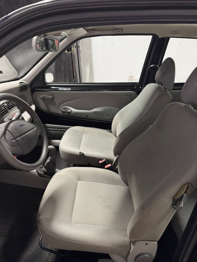 Fiat 600 1.1 Active (11)