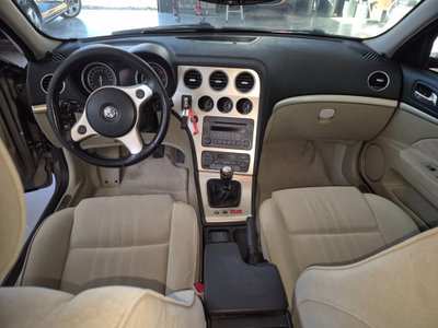 Alfa Romeo 159 1.9 JTDm 16V Distinctive (12)