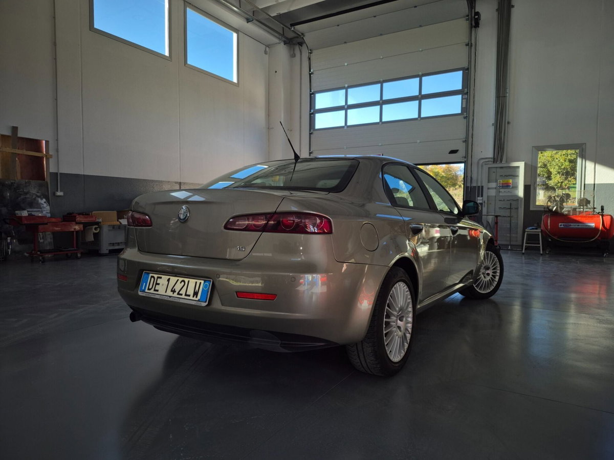 Alfa Romeo 159 1.9 JTDm 16V Distinctive (2)