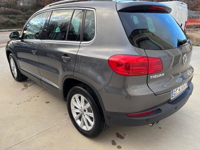 Volkswagen Tiguan 2.0 TDI 140 CV 4MOTION Sport & Style (4)