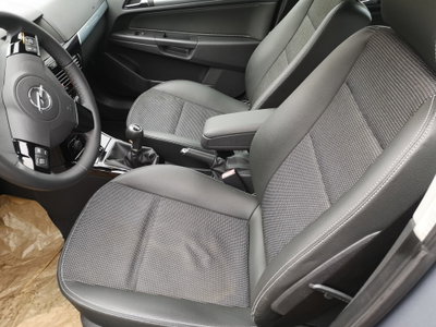 Opel Astra 1.7 CDTI 101CV 5 porte Enjoy (10)