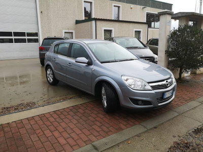 Opel Astra 1.7 CDTI 101CV 5 porte Enjoy (2)