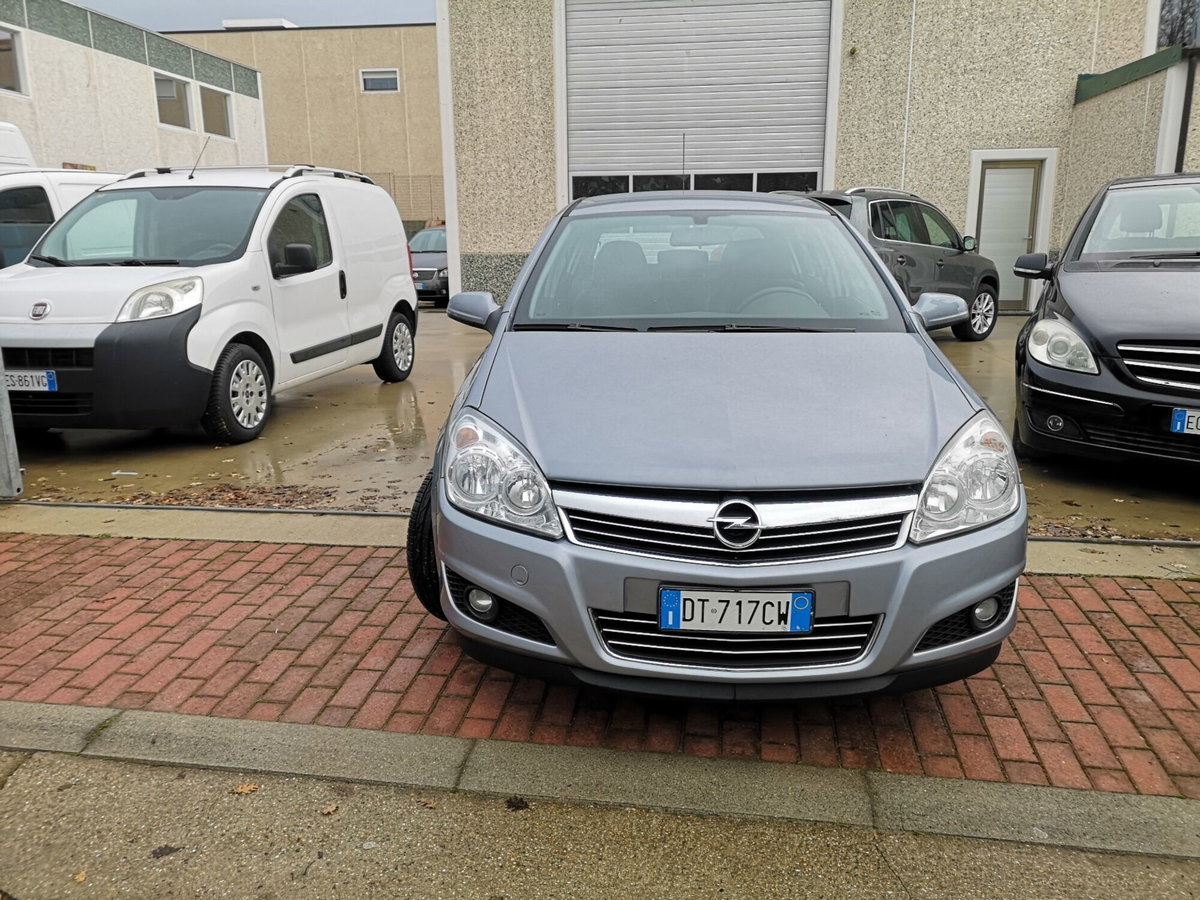 Opel Astra 1.7 CDTI 101CV 5 porte Enjoy (3)